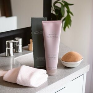 Mary Kay TimeWise Age Minimize 3D 4-in-1 Daily Cleanser Combination to Oily Skin